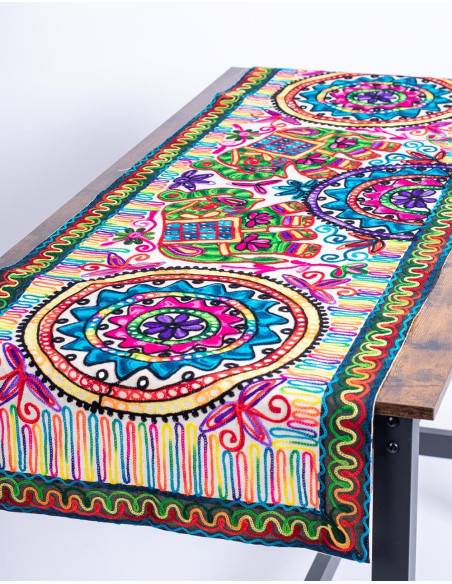 RTZ0107 - Tapisserie ou chemin de table en forme d'éléphant indien brodé à la main