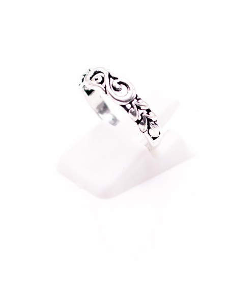 SAN0135C - Handmade silver ring with spiral design from India Kimago